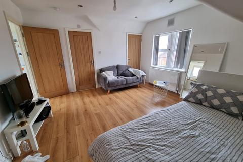 1 bedroom property to rent, London Road, 1460A London Road, Norbury