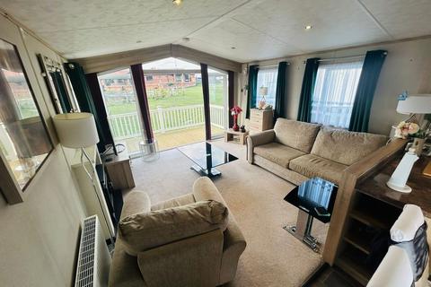 2 bedroom park home for sale, Caldecott Hall Country Park, Beccles Road