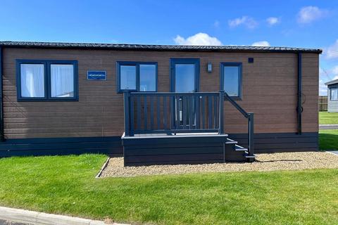 2 bedroom park home for sale, Burnham On Crouch Essex