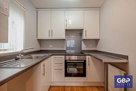 1 bedroom ground floor flat for sale, Poplar Street, Romford, RM7