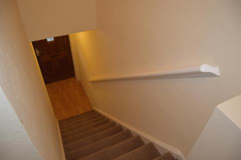 2 bedroom flat to rent, Ashdene Approach, Wakefield WF4