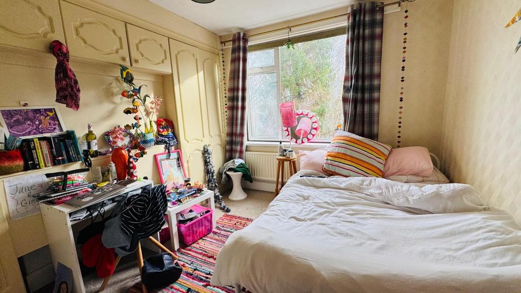 Bedroom 1.jpeg