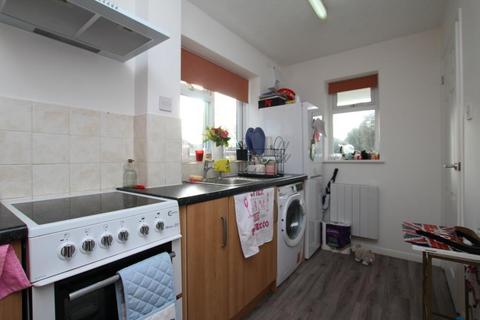 2 bedroom terraced house to rent, Little Meadow, Bristol BS32