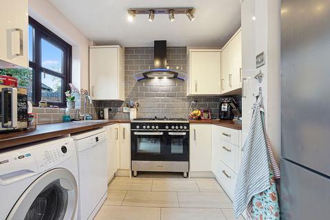 50 Low Meadow, Halling, Rochester, ME2 1LX