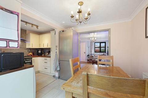 50 Low Meadow, Halling, Rochester, ME2 1LX
