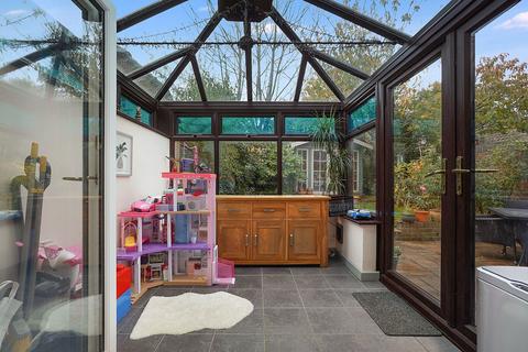 50 Low Meadow, Halling, Rochester, ME2 1LX