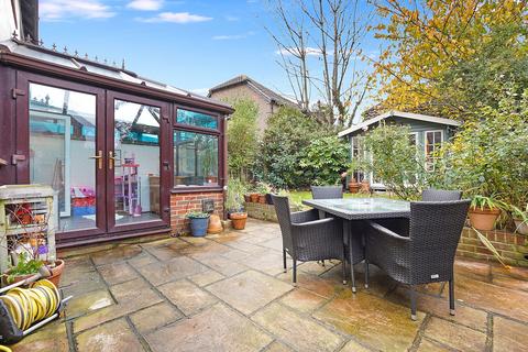 50 Low Meadow, Halling, Rochester, ME2 1LX