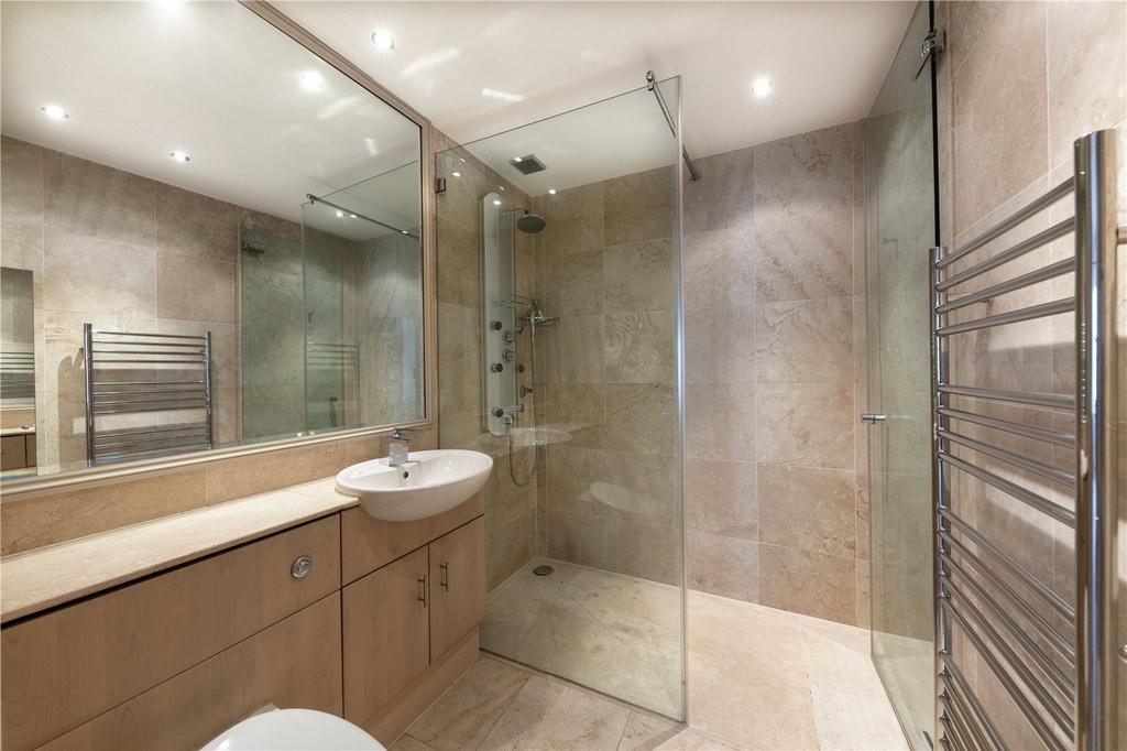 En Suite Bathroom