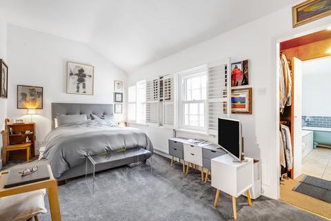 64 Railway Side, London, SW13 0PQ