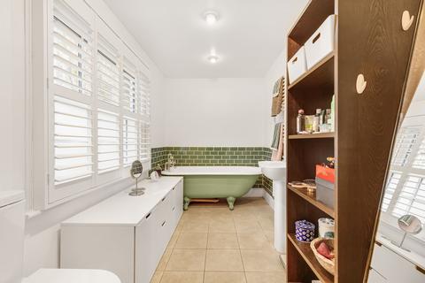 64 Railway Side, London, SW13 0PQ