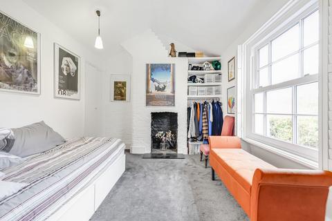 64 Railway Side, London, SW13 0PQ