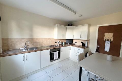 3 bedroom house to rent, Harewood Close, Hall Green, Birmingham