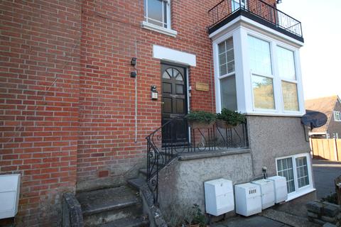 1 bedroom flat to rent, Lymington Road, Highcliffe BH23