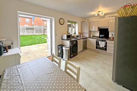 3 bedroom semi-detached house for sale, Repton Avenue, Ashford TN23