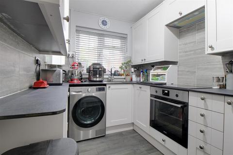 2 bedroom maisonette for sale, The Chestnuts, Somerset Place, Gloucester