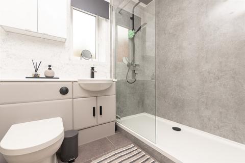 28 Perkins Close, Greenhithe, DA9 9QF