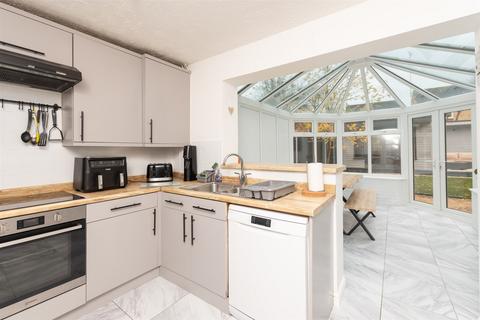 28 Perkins Close, Greenhithe, DA9 9QF
