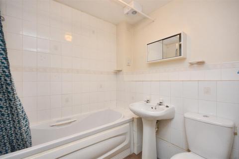 2 bedroom flat for sale, Falmouth Close, Eastbourne