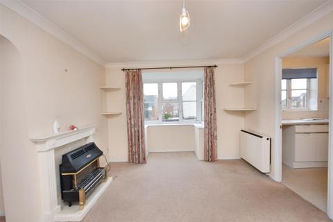 2 bedroom flat for sale, Falmouth Close, Eastbourne