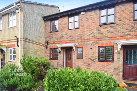 3 bedroom semi-detached house to rent, Bradley Close Sutton SM2