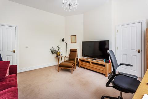 2 bedroom apartment to rent, Reigate Road, Reigate RH2