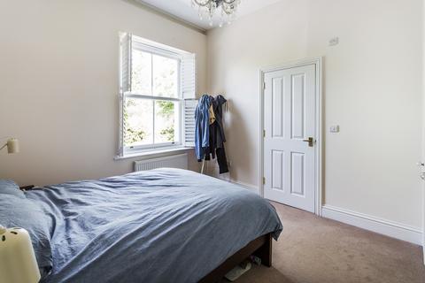 2 bedroom apartment to rent, Reigate Road, Reigate RH2