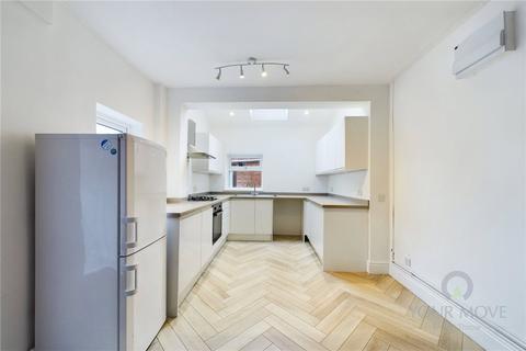 3 bedroom flat to rent, Collingwood Road, Abington, Northamptonshire NN1