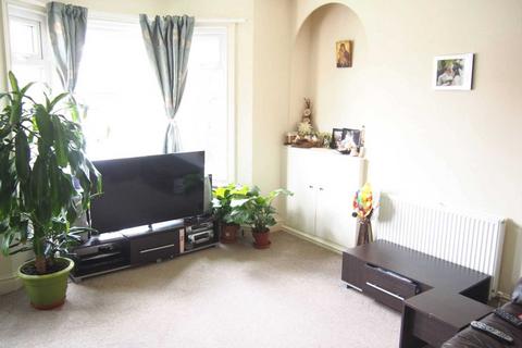 2 bedroom maisonette to rent, Priory Avenue, High Wycombe HP13