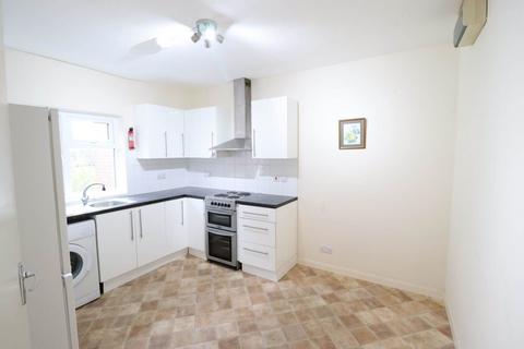 2 bedroom maisonette to rent, Priory Avenue, High Wycombe HP13