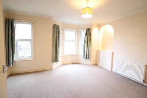 2 bedroom maisonette to rent, Priory Avenue, High Wycombe HP13