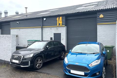 Warehouse to rent, 14 Redhills Industrial Estate, South Woodham Ferrers, Chelmsford, Essex, CM3