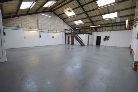 Warehouse to rent, 14 Redhills Industrial Estate, South Woodham Ferrers, Chelmsford, Essex, CM3