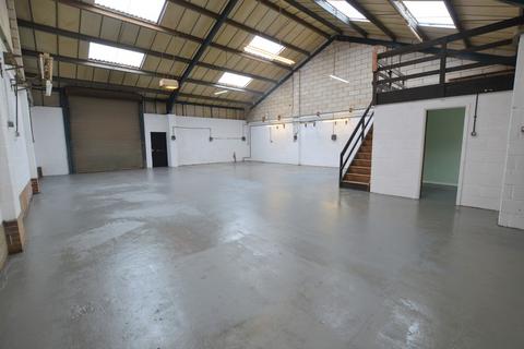 Warehouse to rent, 14 Redhills Industrial Estate, South Woodham Ferrers, Chelmsford, Essex, CM3