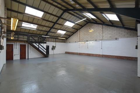 Warehouse to rent, 14 Redhills Industrial Estate, South Woodham Ferrers, Chelmsford, Essex, CM3