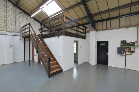 Warehouse to rent, 14 Redhills Industrial Estate, South Woodham Ferrers, Chelmsford, Essex, CM3