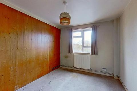 2 bedroom flat for sale, Melody Road, London