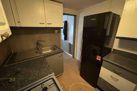 2 bedroom cottage to rent, Mountain Ash, CF45