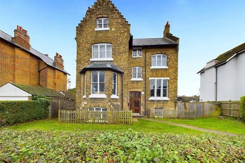 Gloucester Road, Teddington