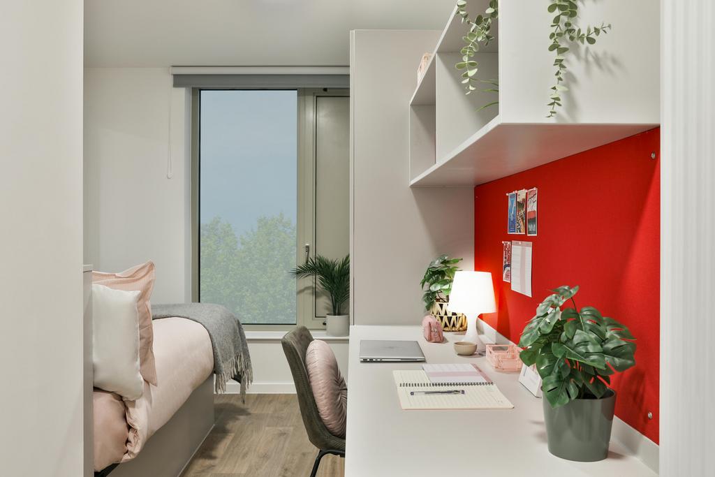 Silver Ensuite (8 of 8) (1).jpg