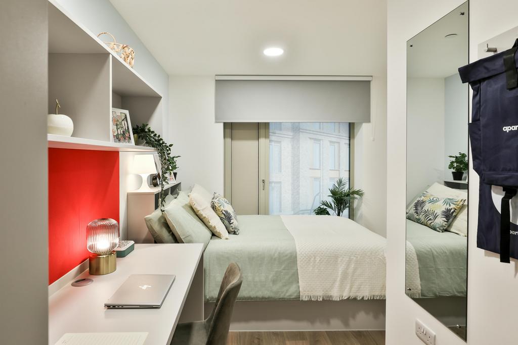 Gold Ensuite (1 of 21).jpg