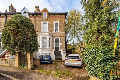 2 bedroom flat for sale, Queens Road, Twickenham, TW1