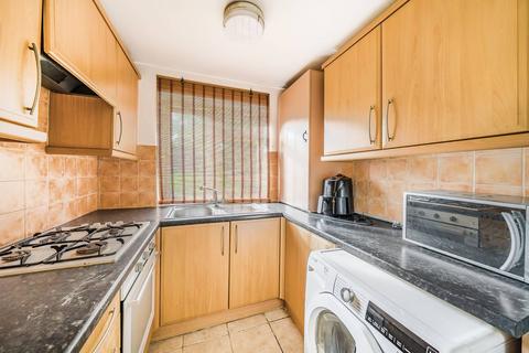 3 bedroom house to rent, Gerrards Close, Oakwood, London, N14