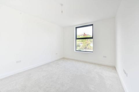 2 bedroom flat to rent, Wightman Road, Harringay, London, N4