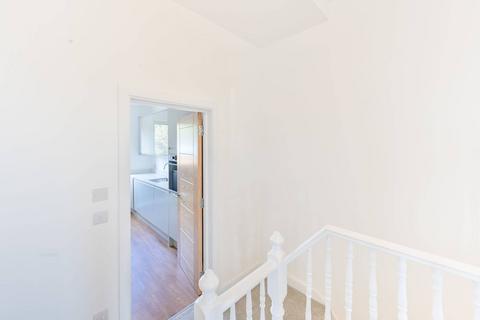 2 bedroom flat to rent, Wightman Road, Harringay, London, N4