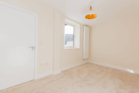 2 bedroom flat to rent, High Street, Hornsey, London, N8