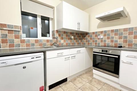 2 bedroom apartment to rent, Cherry Blossom Close, Palmers Green, N13