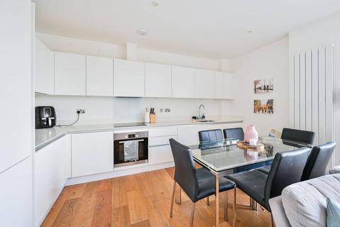 2 bedroom flat for sale, Waleorde Road, Elephant and Castle, London, SE17