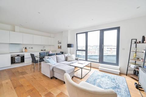 2 bedroom flat for sale, Waleorde Road, Elephant and Castle, London, SE17