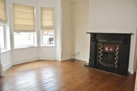 3 bedroom semi-detached house to rent, College Street, Nottiingham NG10 4GE