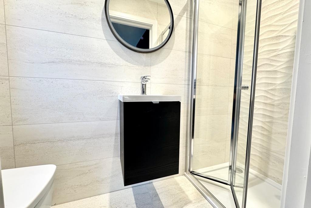 En Suite Shower Room